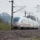 ICE Stuttgart 403 537-4 Durchfährt den Bahnhof Schliengen