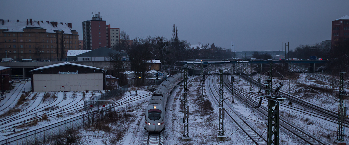 ICE-T und Triebwagenhalle