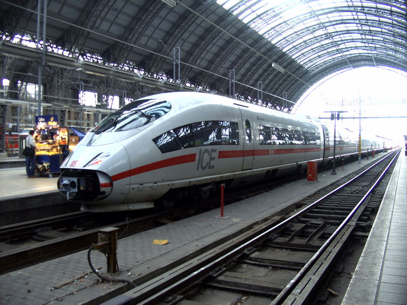 ICE-Zug im Frankfurter Hauptbahnhof