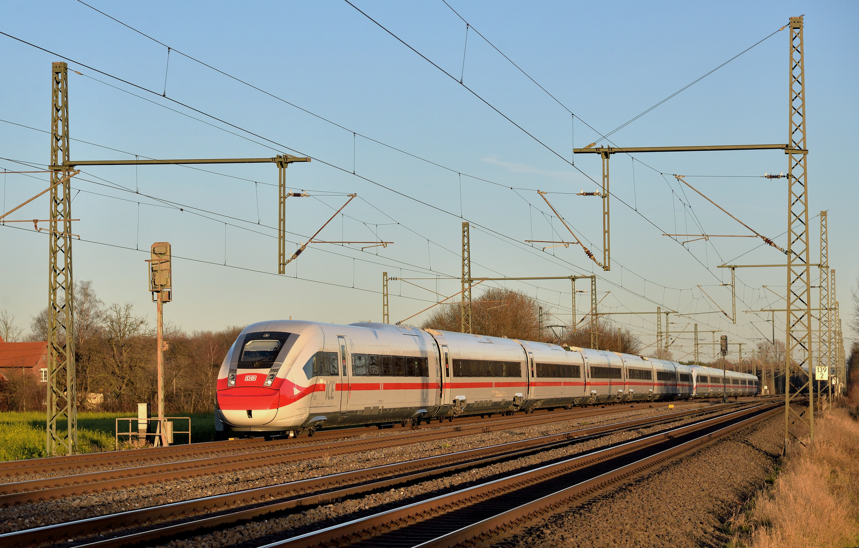 ICE4 Tz  9213--Maske-- + Tz 9208 am 18.12.20 bei Rheda-Wiedenbrück