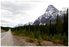 Icefields Parkway durch die kanadischen Rocky Mountains