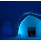 Icehotel in Jukkasjärvi - äußerst blaue Stunde