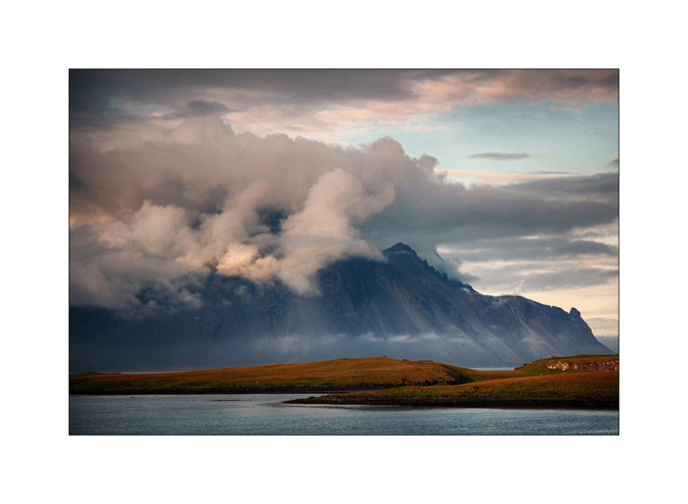 [... Iceland - Heavy Clouds but no Rain]