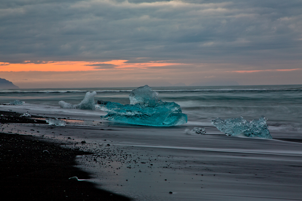 Iceland - Jökulsárlón - Gletschereis am schwarzen Strand