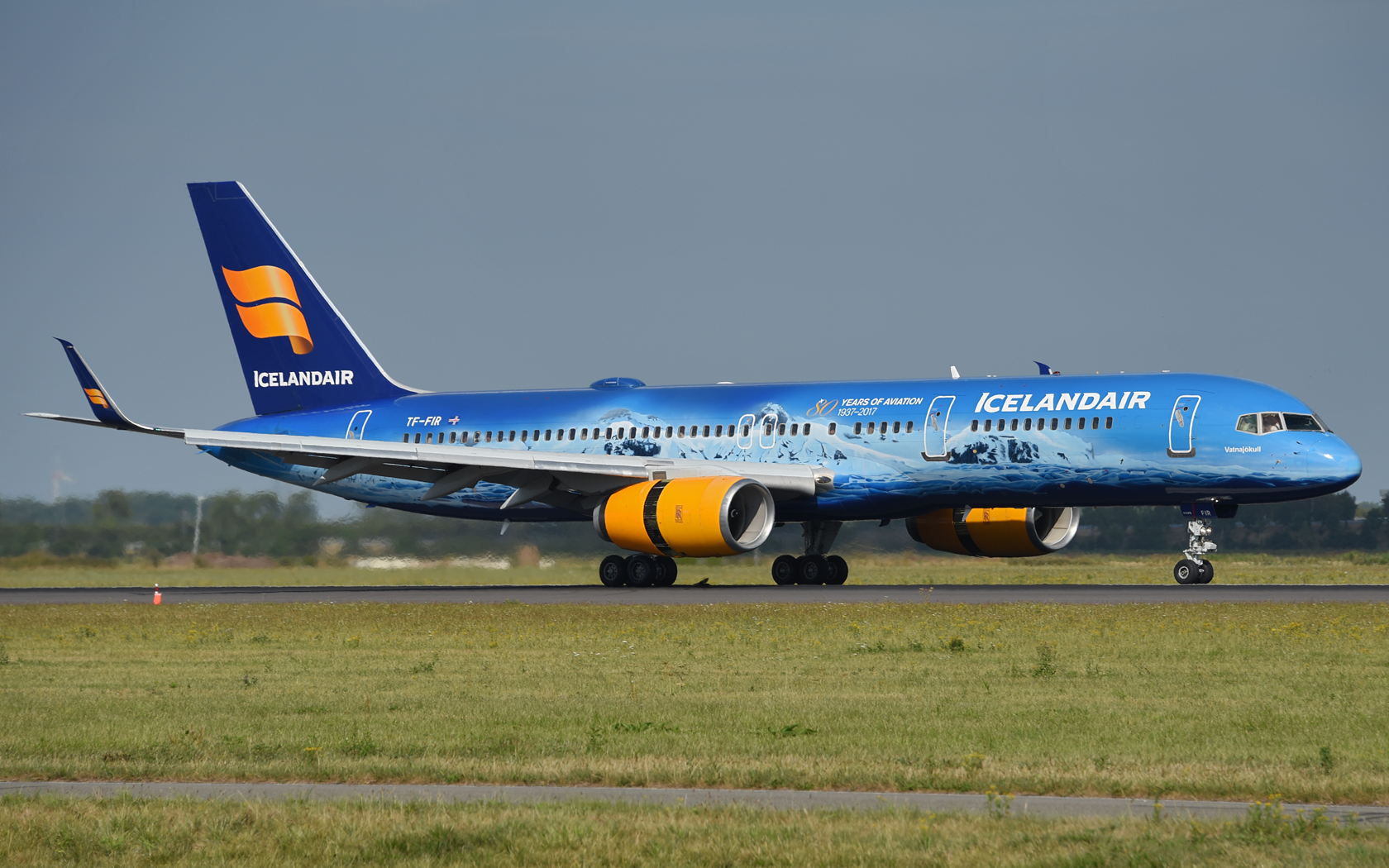 Icelandair Boeing 757-200WL TF-FIR 