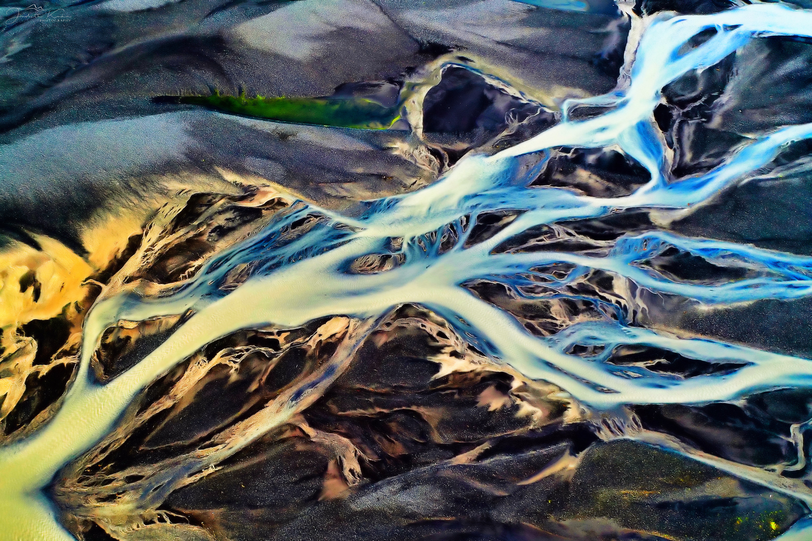 Icelandic river art – Seljalandsá