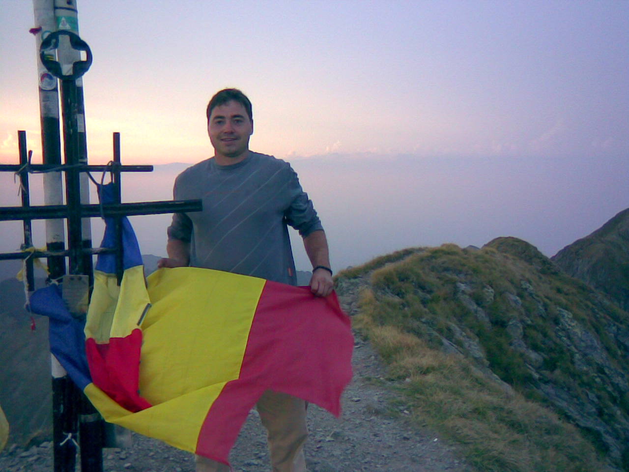 Ich auf dem Hoesten Gipfel in Rumenische Karpaten
