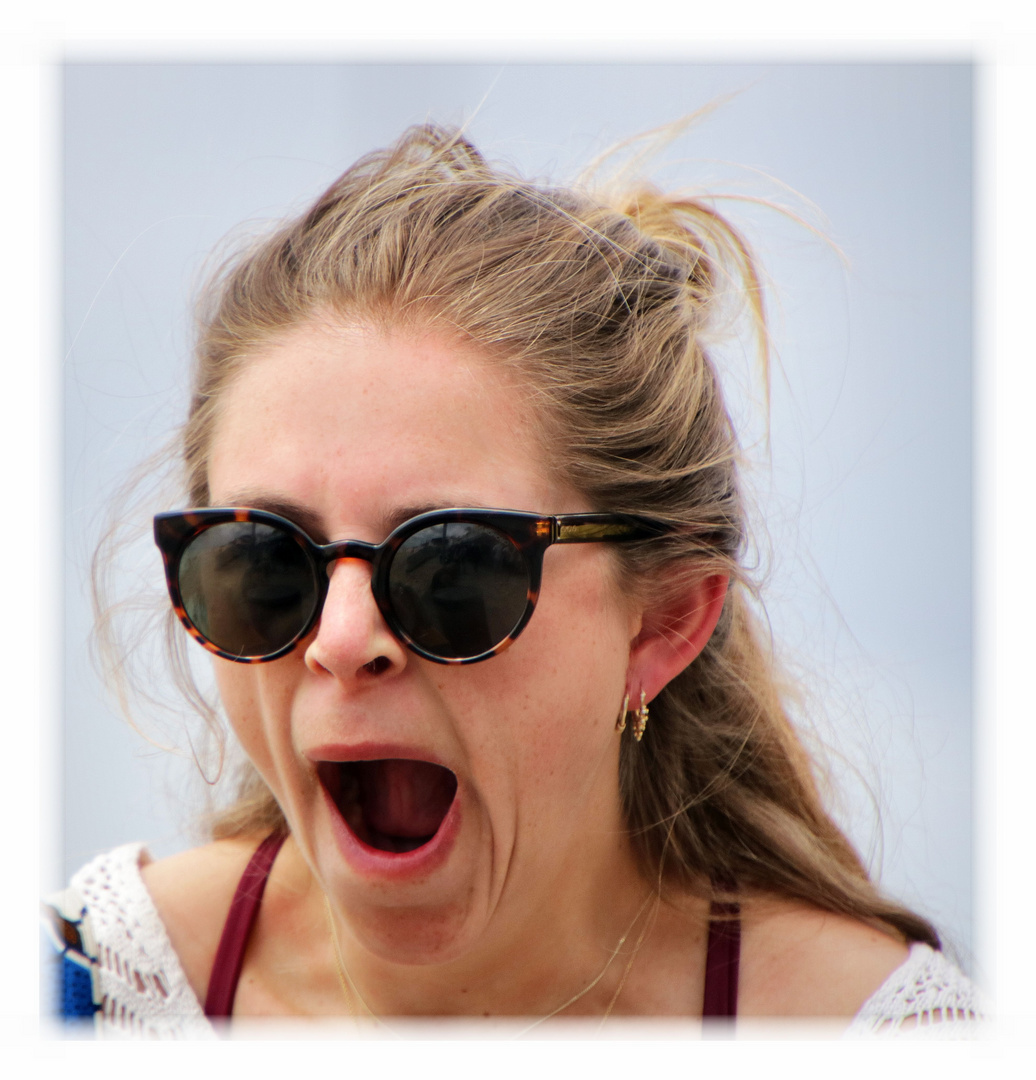 Ich bin müde... Foto & Bild portrait, streetfotografie mit menschen, portrait frauen Bilder