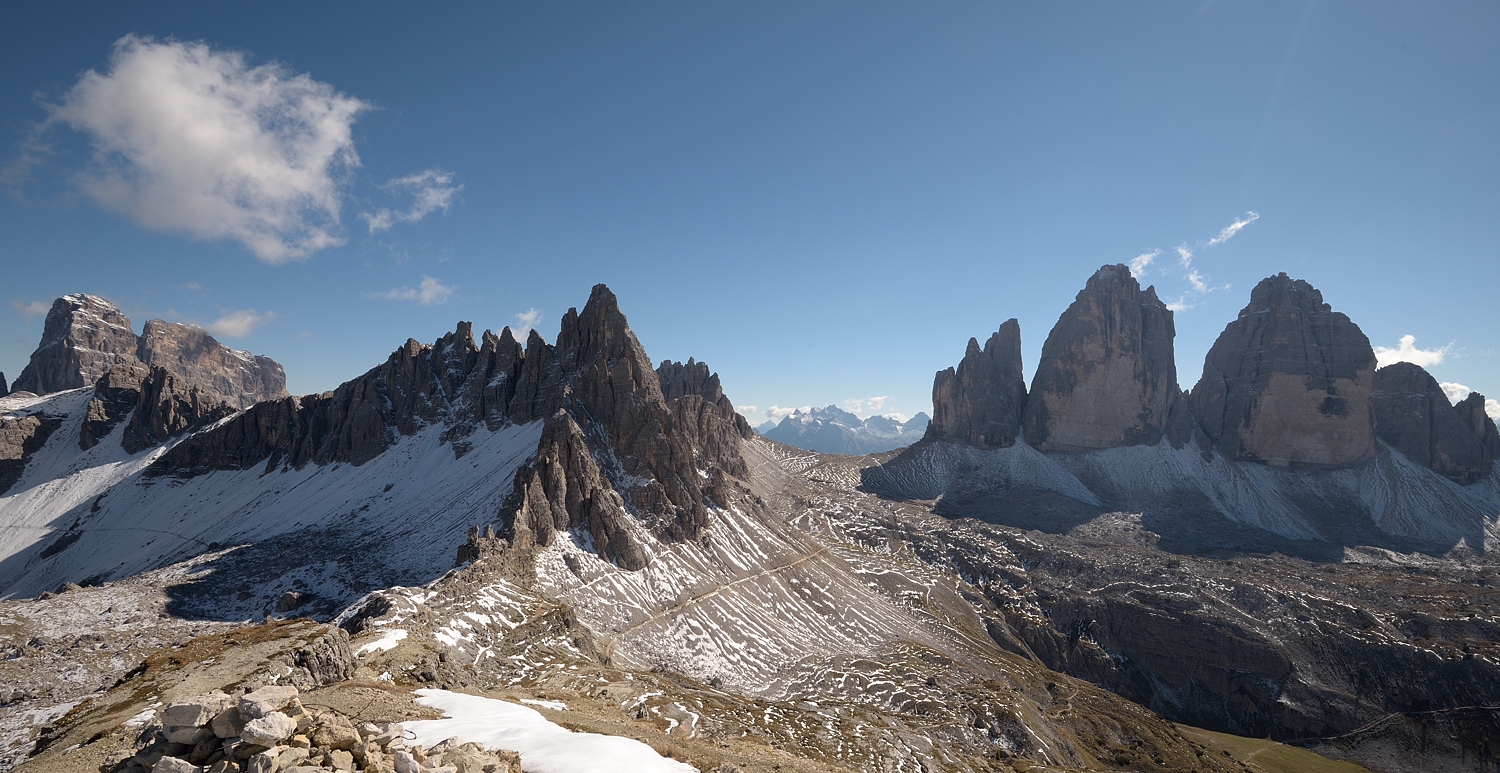 Ich bin wieder da. Mit den 5 mächtigsten Gipfel in den Sextener Dolomiten, ganz links der...