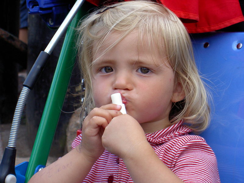Ich Brauche Meinen Labello Foto Bild Kinder Kinder Ab 2 Menschen Bilder Auf Fotocommunity