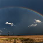 Ich fand die Lichtstimmung nur gut, einfach GEIL... :-)), in der Bildmitte regnet es noch...