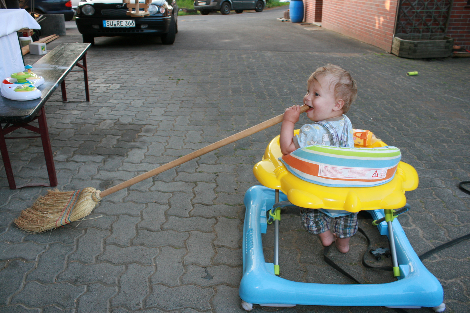 Ich glaub ich Fresse einen Besen Foto & Bild kinder, babies, baby Bilder auf