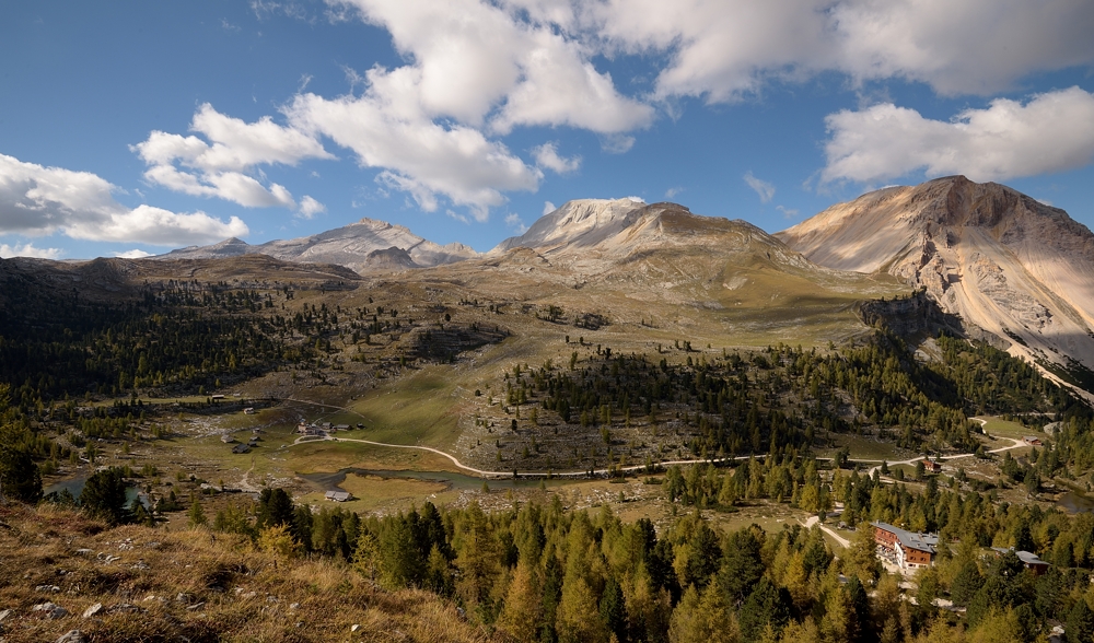 Ich glaube hier entstand das Paradies, traumhaft die Landschaft und der Tiefblick ...