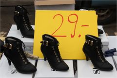 Ich hab ja gehört, dass viele Frauen auf Schuhe abfahren