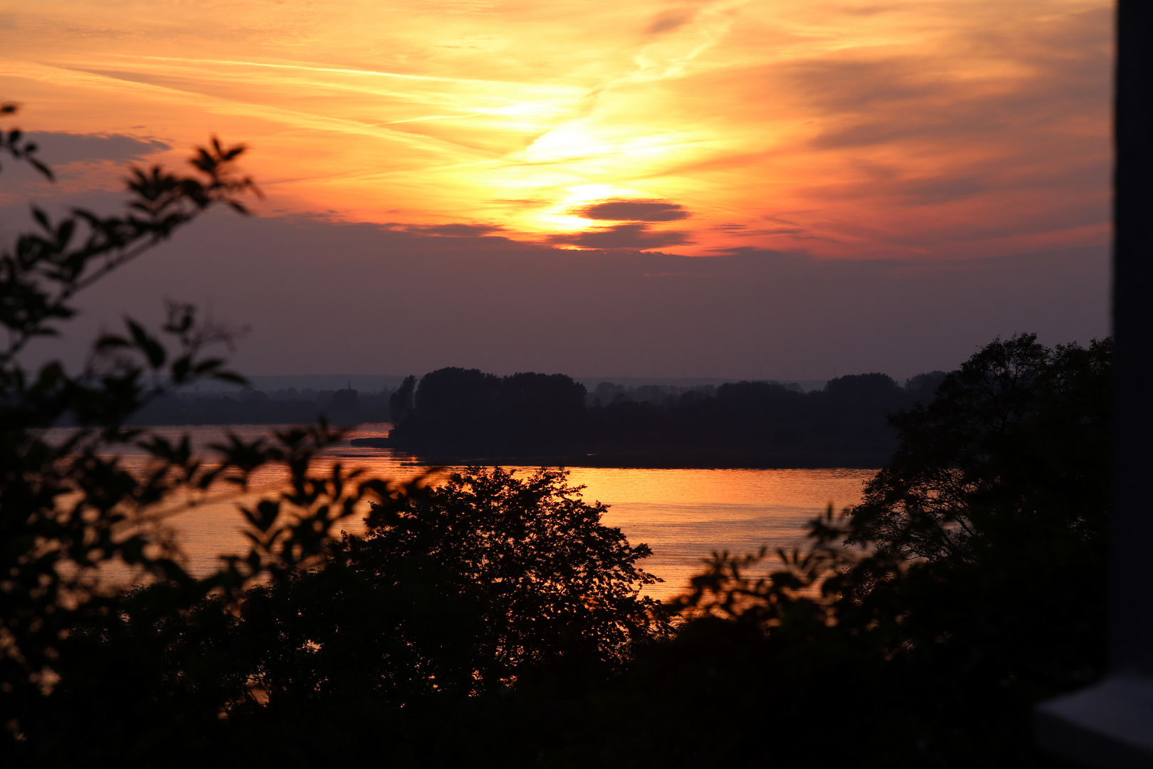 Ich habe den Sonnenuntergang gefunden, er hat sich gut versteckt