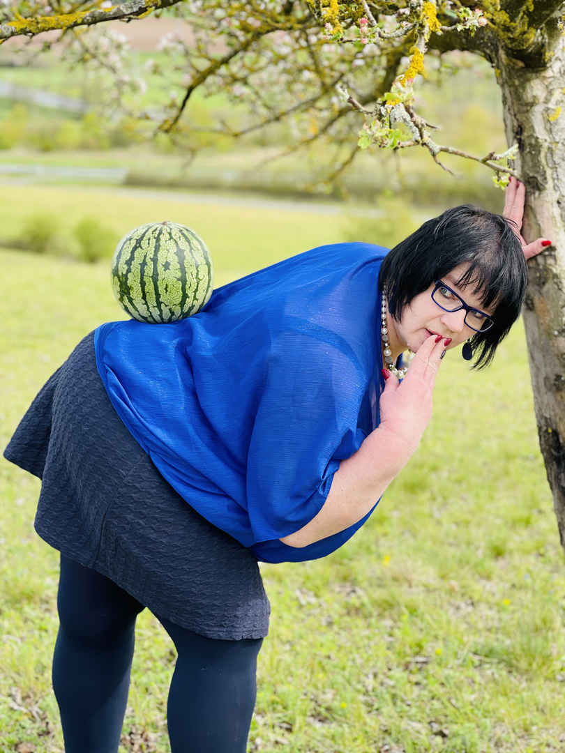 Ich habe eine Wassermelone getragen...