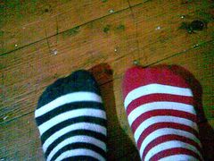 ich habe immer verschiedene socken an!!!! ;)