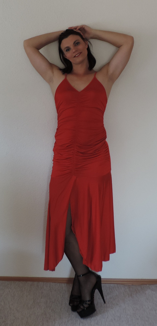 ich im roten Kleid 7