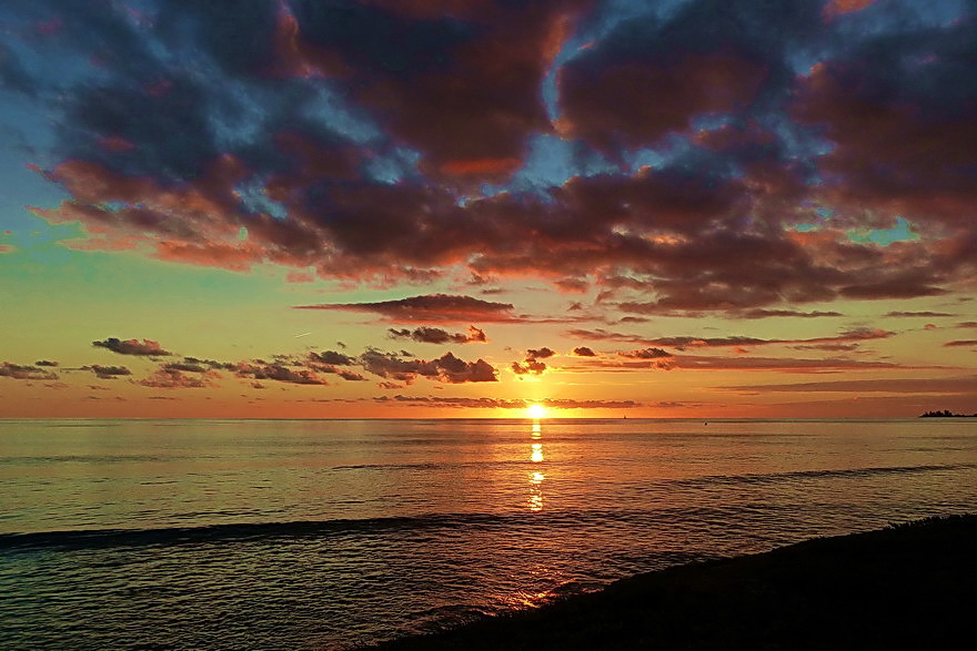 Ich kann sie nicht oft genug sehen, die Sonnenuntergänge am Meer