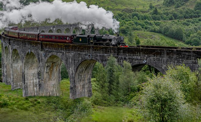 Ich schwöre, hab' den Harry Potter im 2. Waggon gesehen...