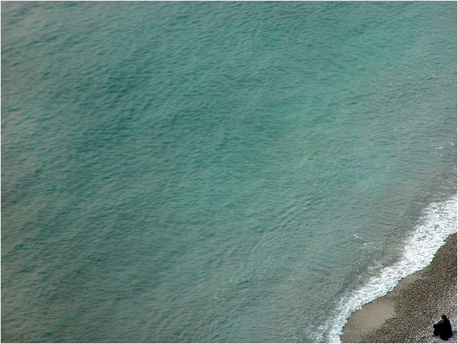 ich sitze hier am mittelmeer und habe keine mittel mehr