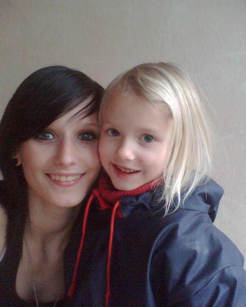 ich und meine kleine schwester =)