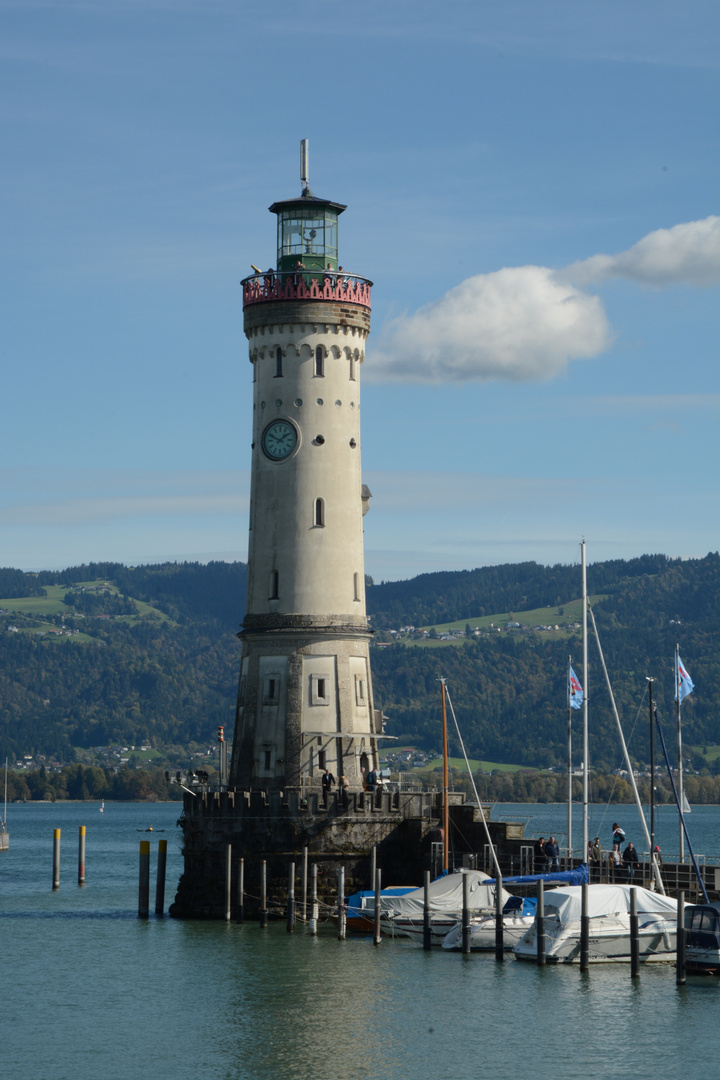 Ich weise den Schiffen in die Hafeneinfahrt