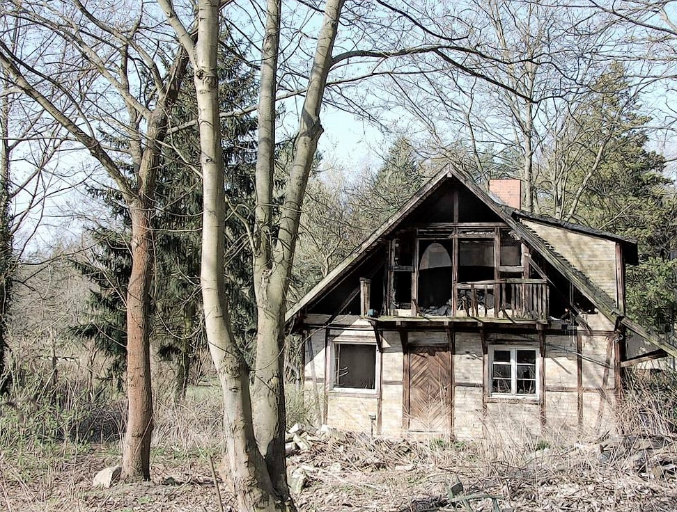 ich weiß ein Haus, das einsam ist