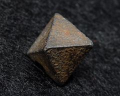 Idiomorpher Magnetit-Einkristall - Oktaeder
