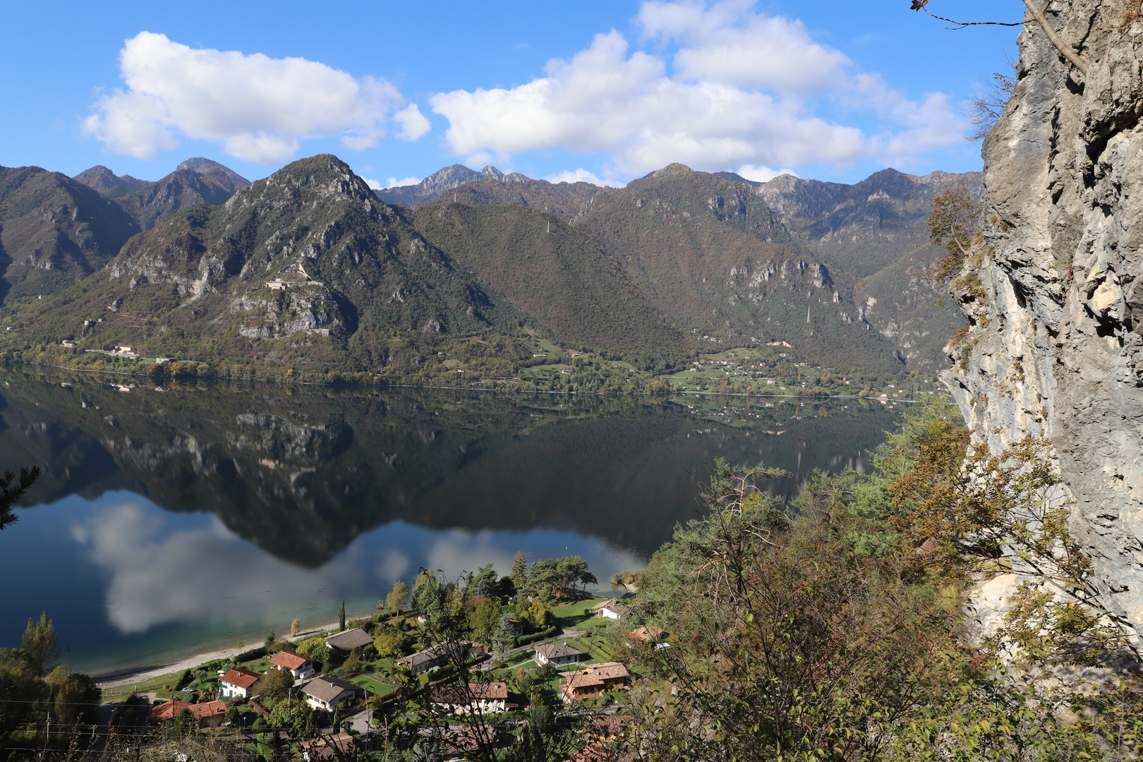 Idro-See zum Spiegeltag