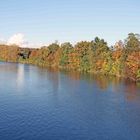 Idylische Herbstimmung am Ulmer Donauufer entlang