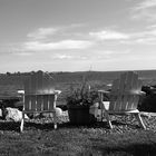 Idylle auf Adirondackstühlen genießen