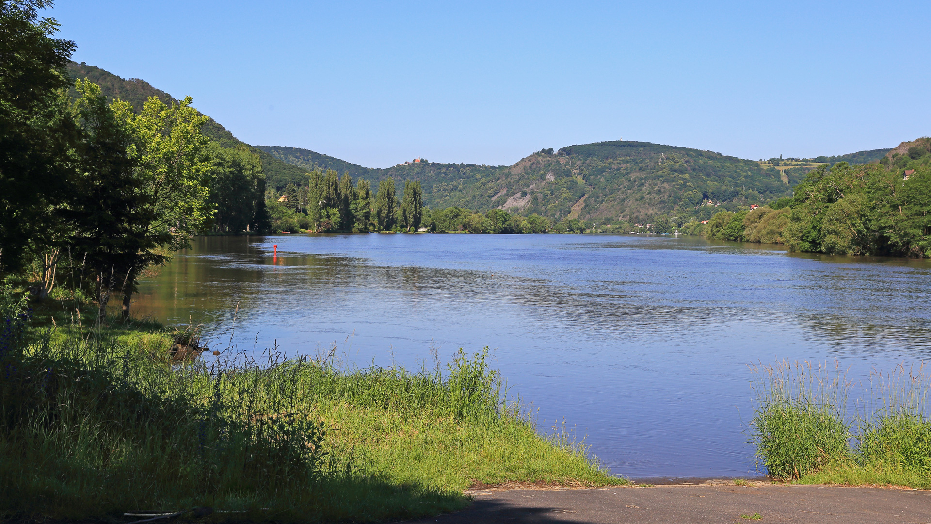 Idylle pur für mich am Stau der Labe (Elbe) ...