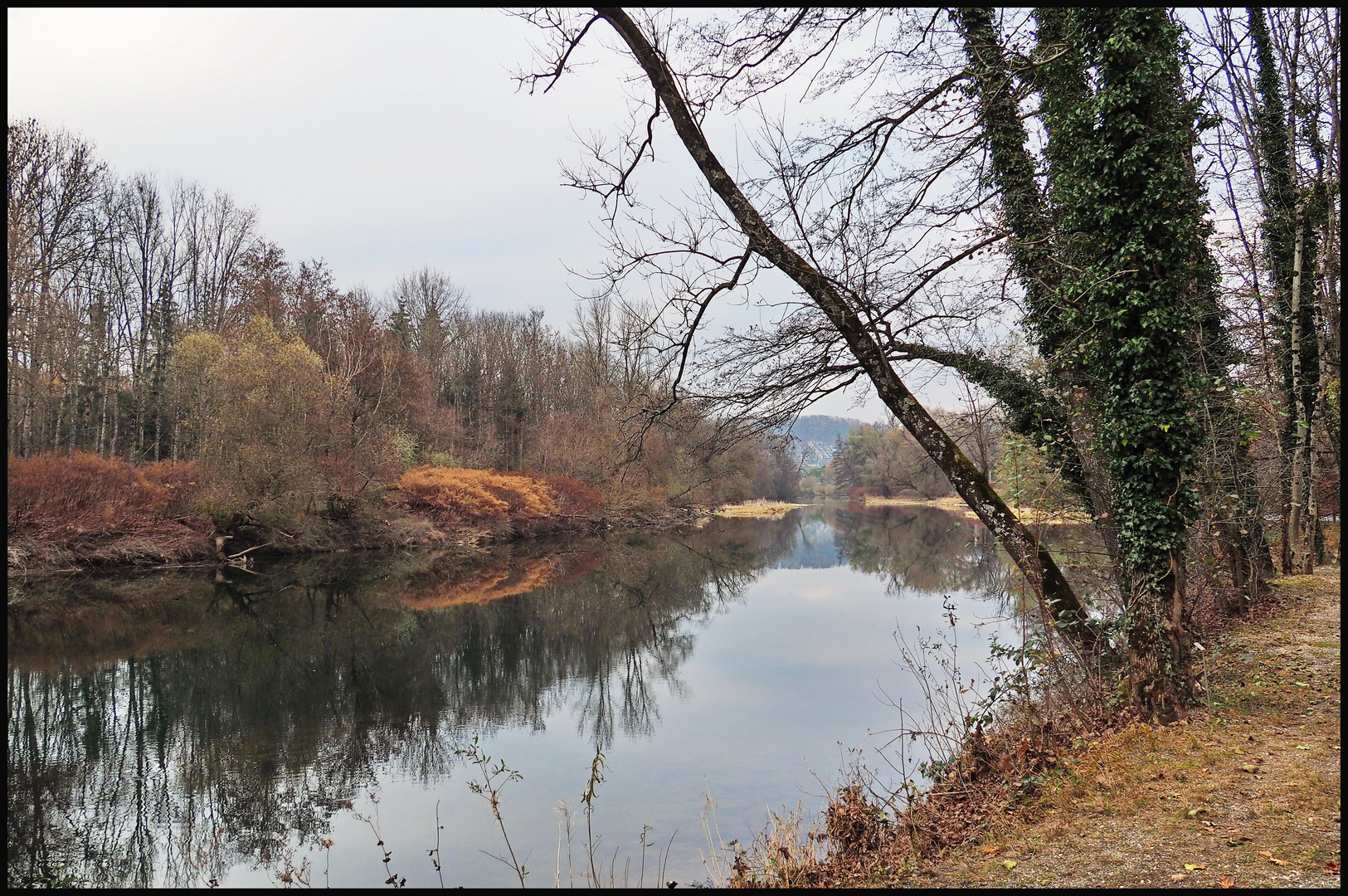 Idyllische Flusslandschaft