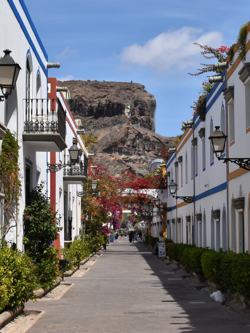 Idyllische Gasse in Puerto de Mogán