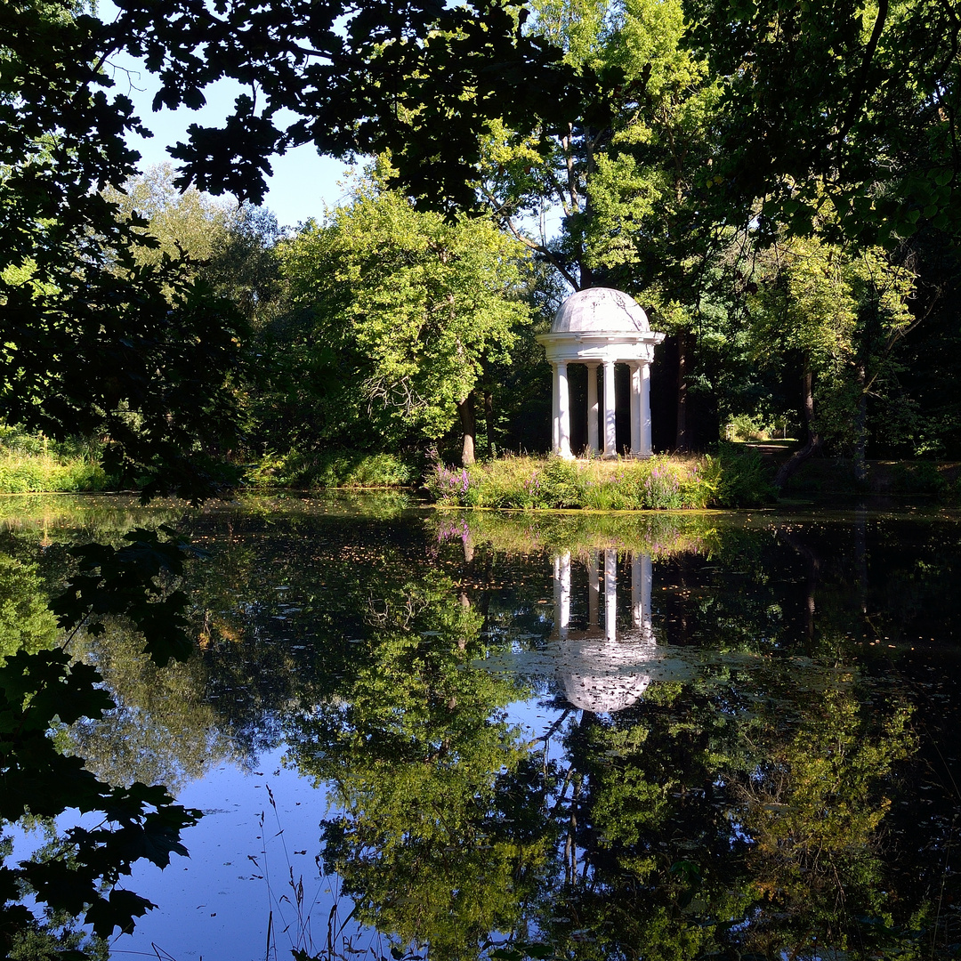 ...idyllische Pause am Pavillion...