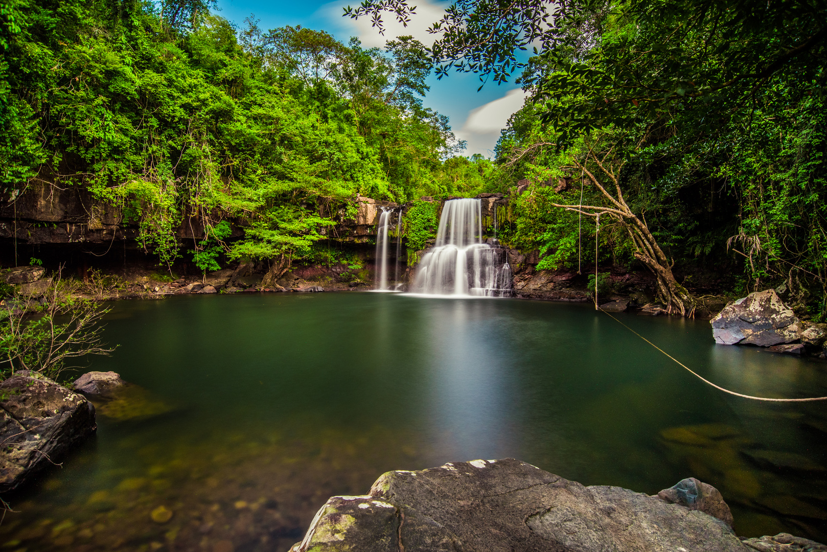 Idyllischer Wasserfall Foto & Bild | fotos, nature, nikon Bilder auf