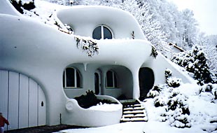 idyllisches Erdhaus in der Schweiz