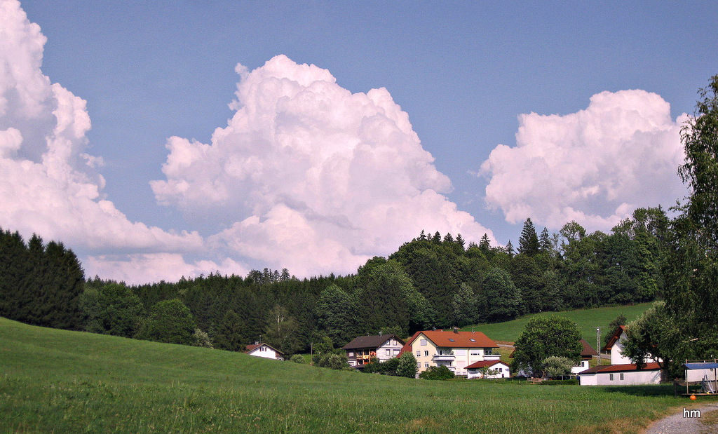 Idyllistan vorm Gewitter