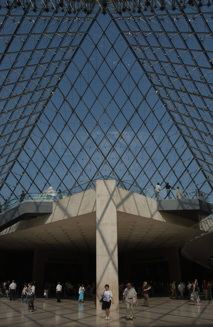Ieoh Ming Pei : La Pyramide du Louvre, Paris, France, 1989