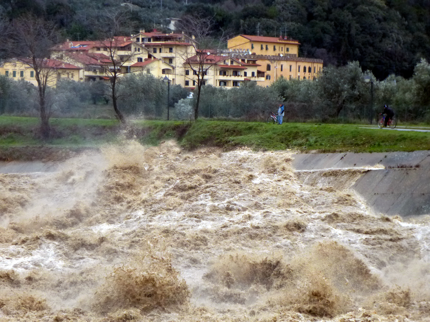 IERI POMERIGGIO A PRATO LUNGO IL BISENZIO