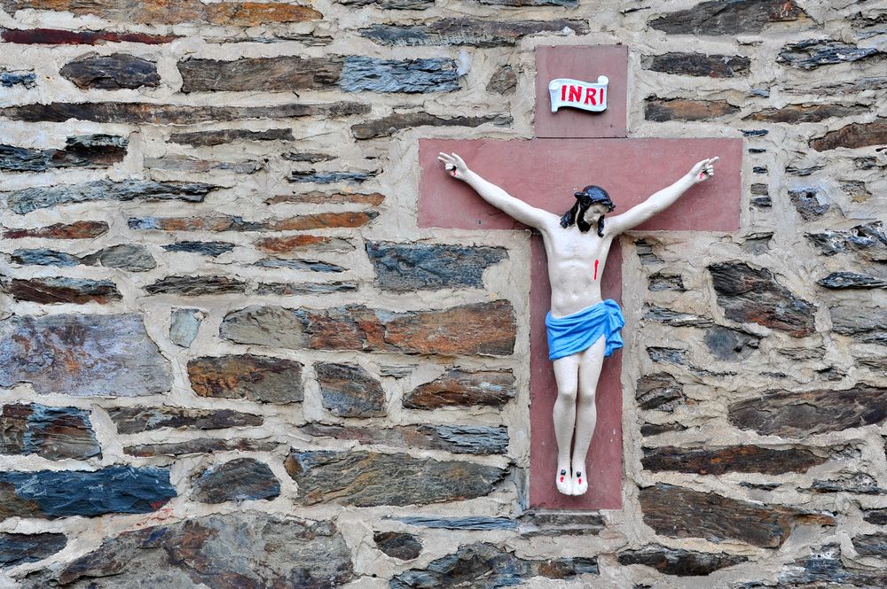 Iesus Nazarenus Rex Iudaeorum Foto Bild Kunstfotografie Kultur Gemalde Skulpturen Skulpturen Im Freien Bilder Auf Fotocommunity