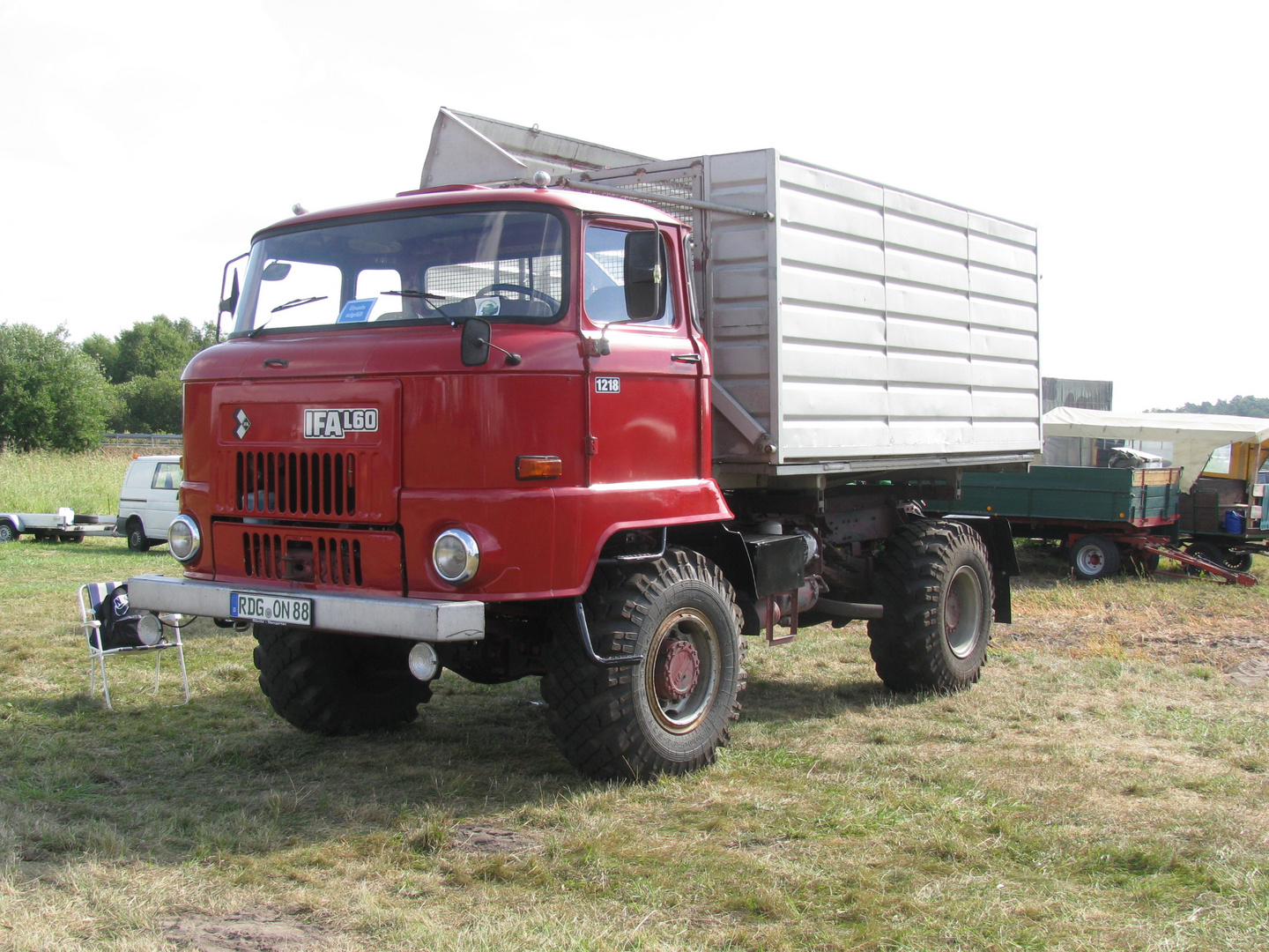 IFA L 60  1218 mit Schwerhäcksler-Aufbau