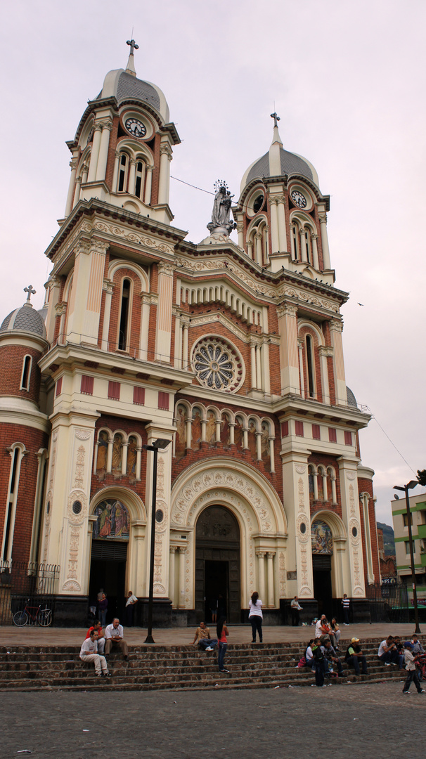 IGLESIA CATOLICA DE BELLO ANTIOQUIA