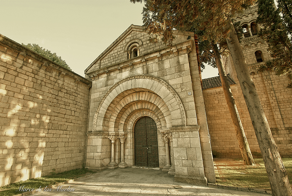 Iglesia de Porqueras ( Replica )