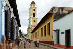 ...Iglesia y Convent San Francisco Trinidad...