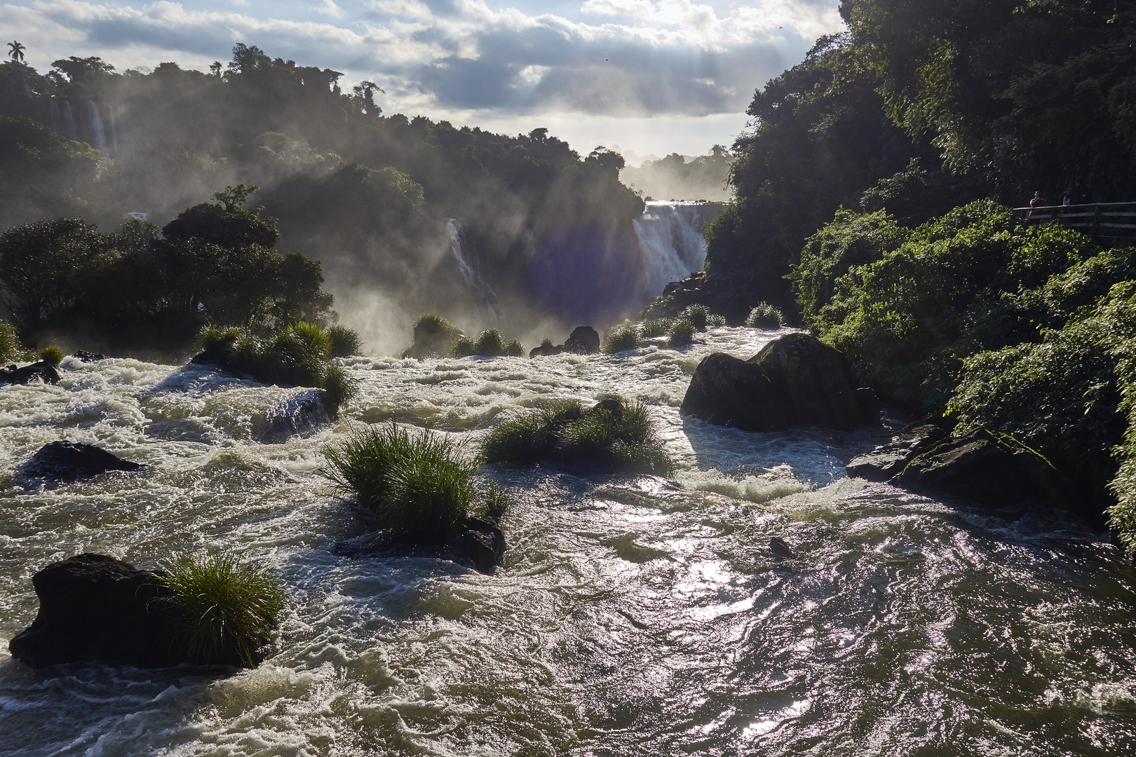 Iguazu Wasserfall n der Abendsonne