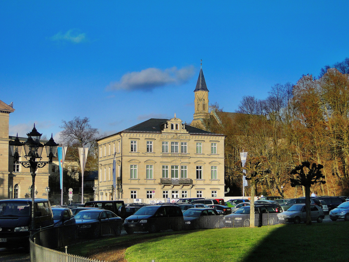 IHK zu Coburg,  Aufnahme vom Schloßplatz aus