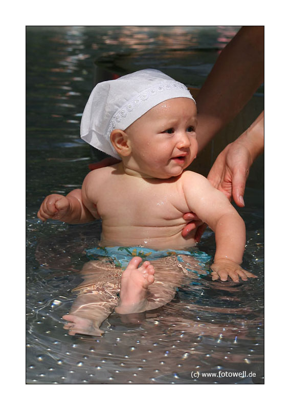 ...ihr erster Tag im Freibad (2)