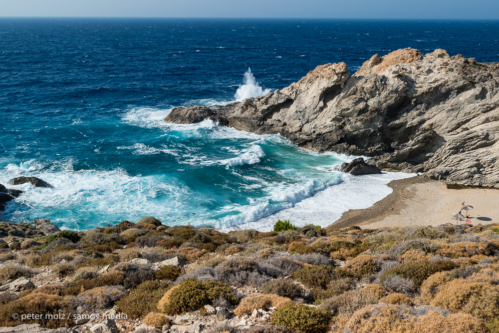 Ikaria - Hoher Wellengang in der Bucht von Nas